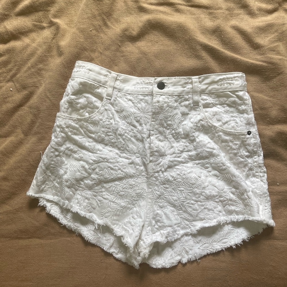 Free People High Waisted Embroidered Shorts Sz 29
